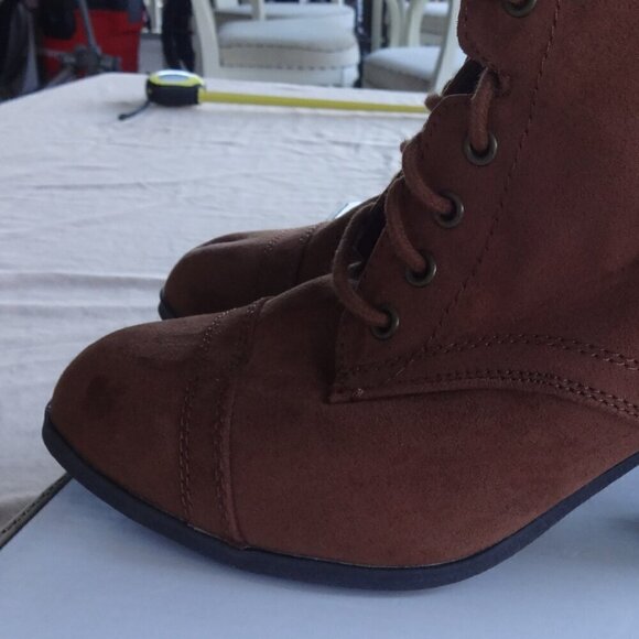 Charlotte Russe women's boots, size 8, brown suede 2" stacked heel, lace up,soft - Picture 9 of 16